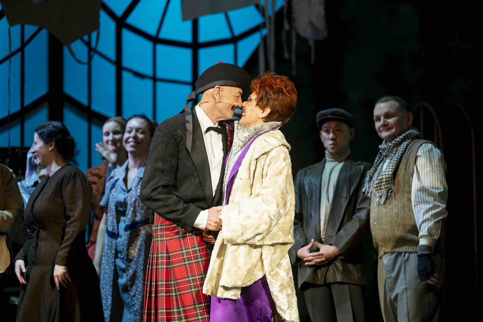 Mein Freund Bunbury – Erzgebirgisches Theater Annaberg-Buchholz. Foto: Dirk Rückschloß