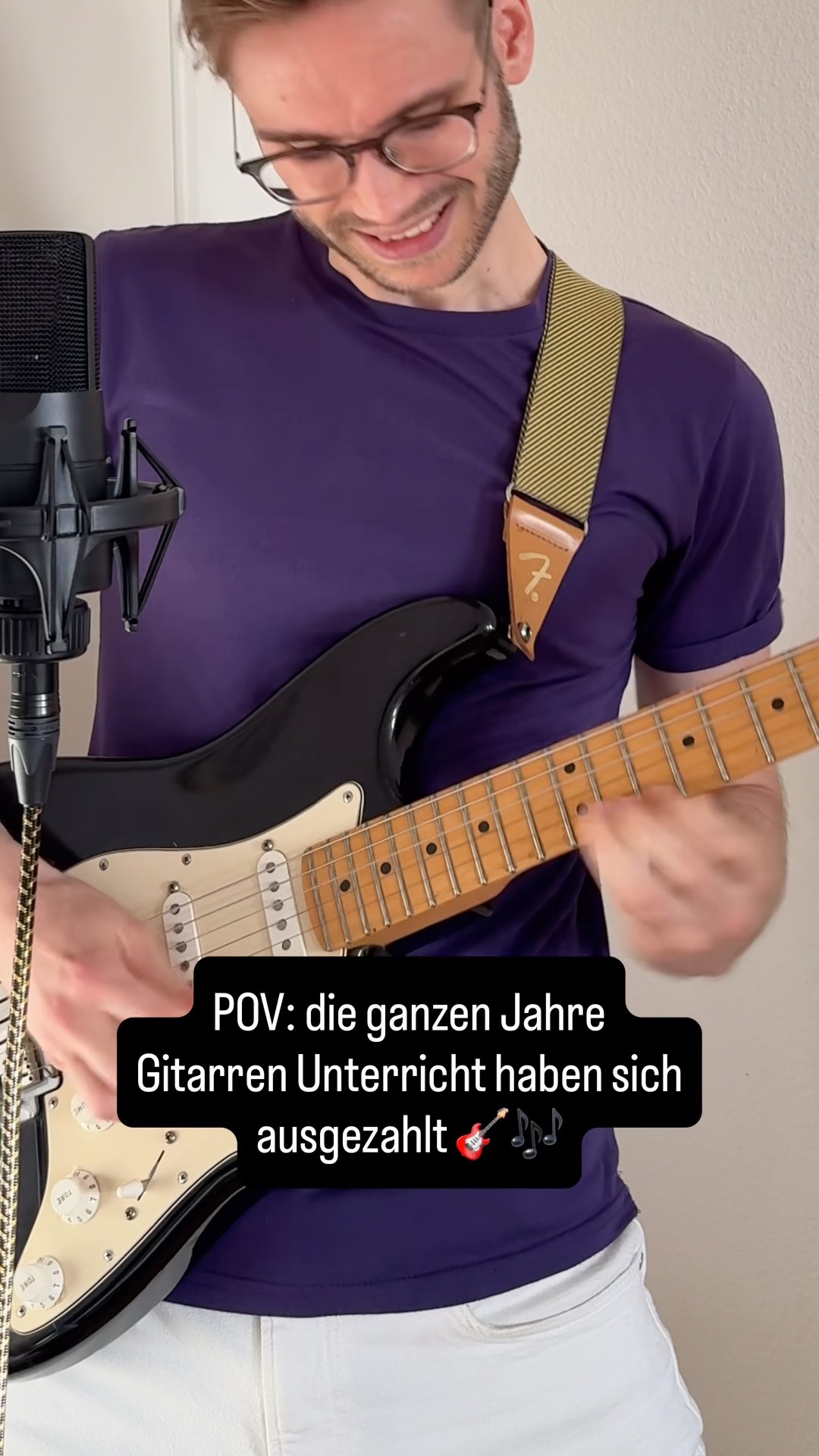 POV: Wenn sich der Gitarrenunterricht auszahlt 🎸